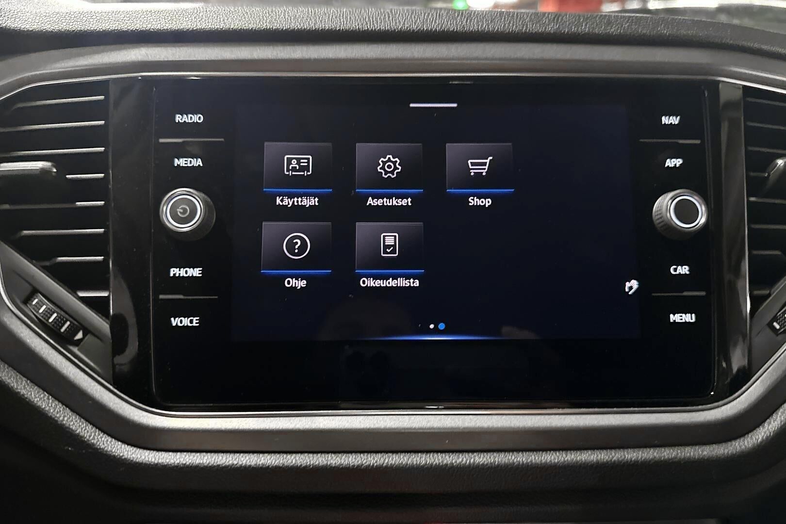 Volkswagen T-Roc iso kuva 14