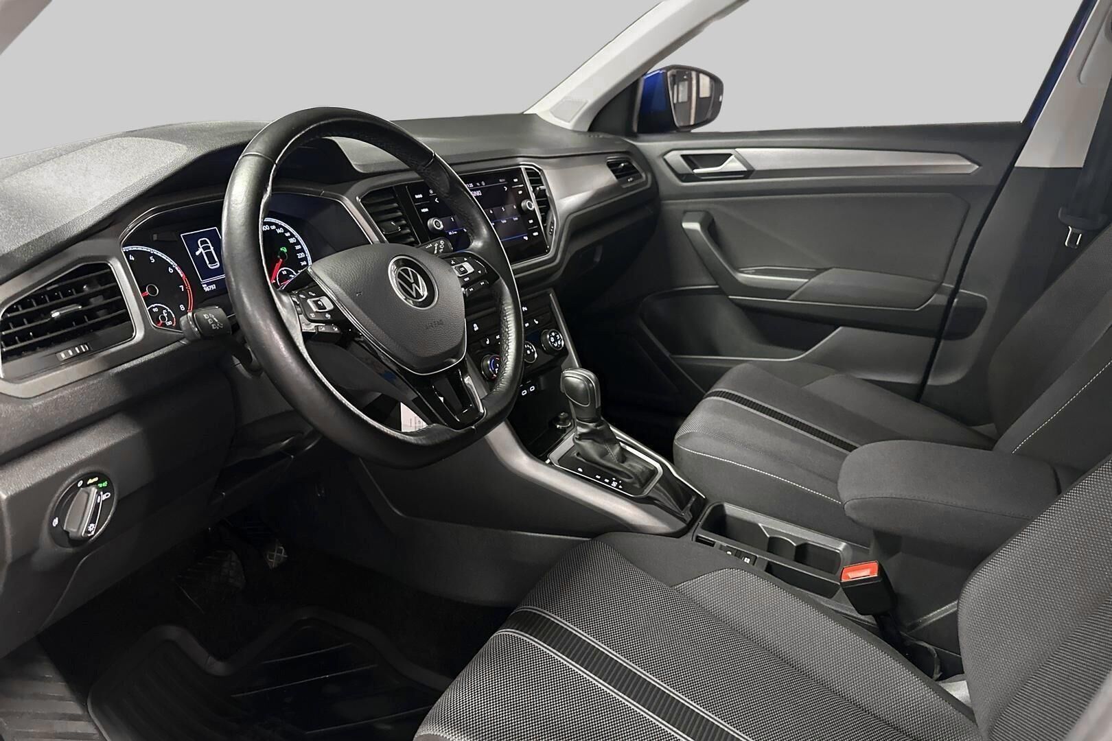 Volkswagen T-Roc iso kuva 5