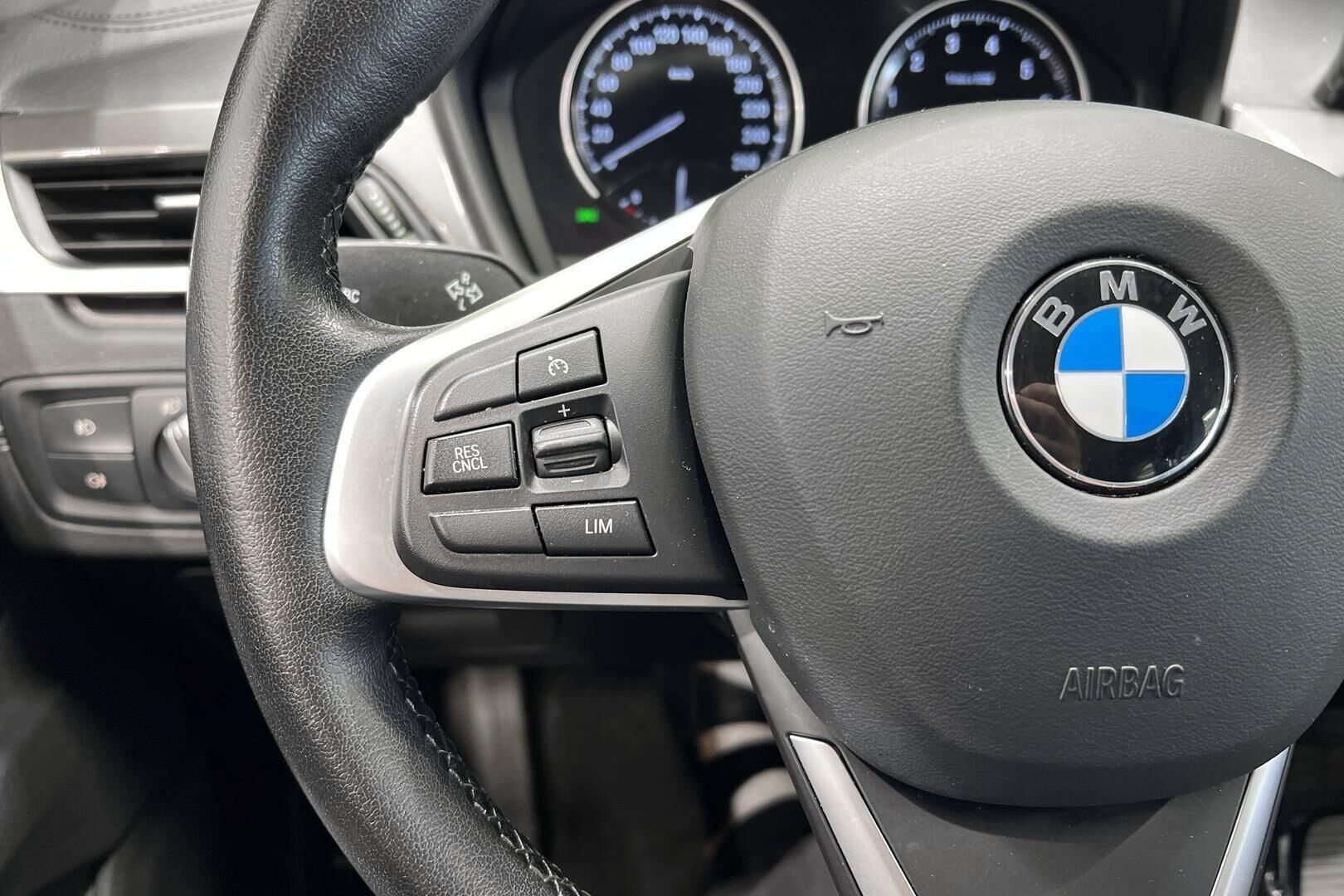 BMW X1 iso kuva 22