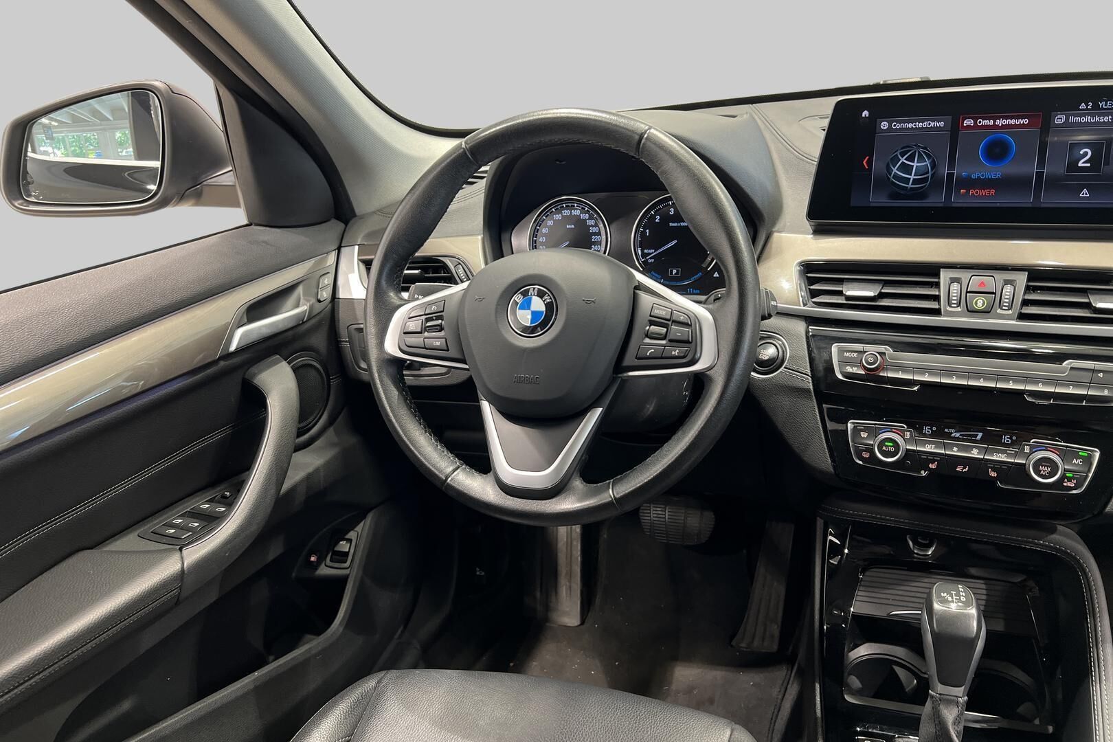 BMW X1 iso kuva 25