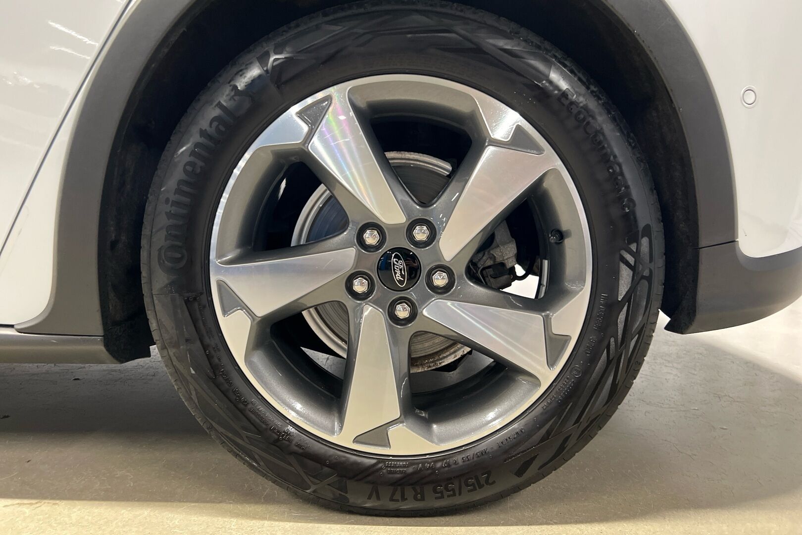 Ford Focus iso kuva 10