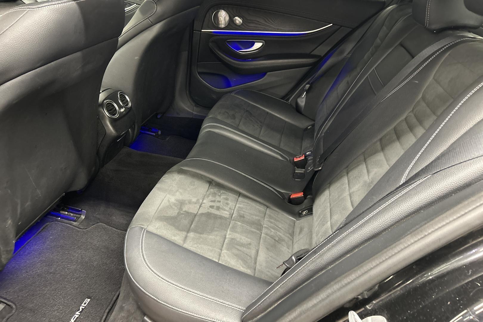 Mercedes-Benz E iso kuva 10
