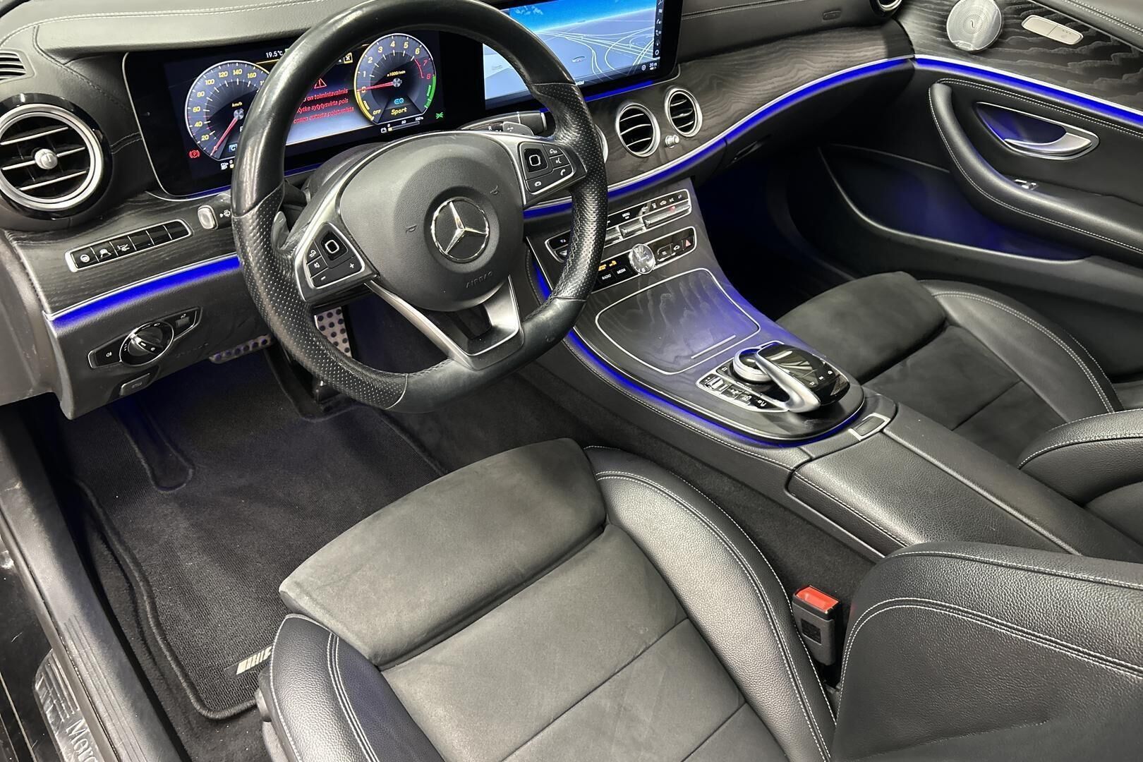 Mercedes-Benz E iso kuva 9