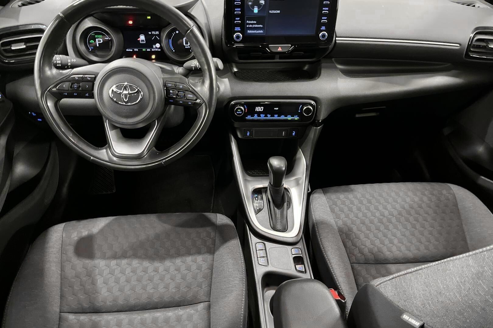 Toyota Yaris iso kuva 10