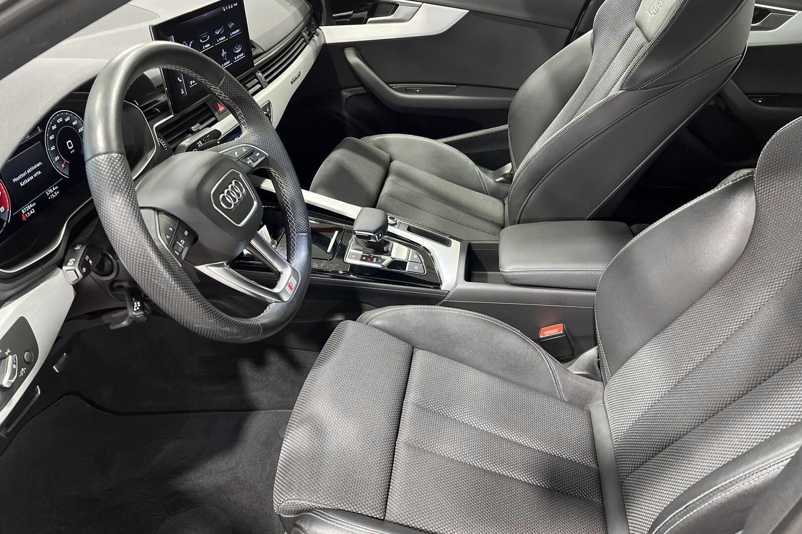 Audi A4 iso kuva 9