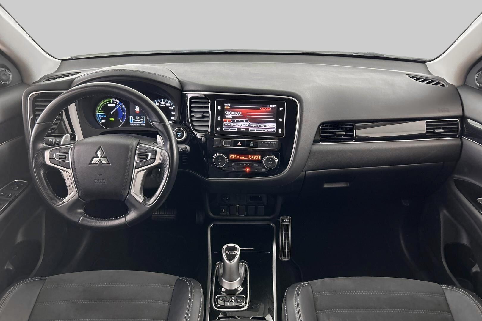 Mitsubishi Outlander PHEV iso kuva 11