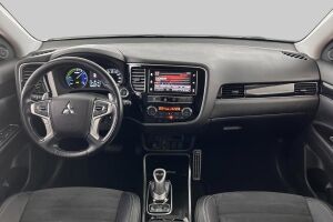 Mitsubishi Outlander PHEV esikatselu 11
