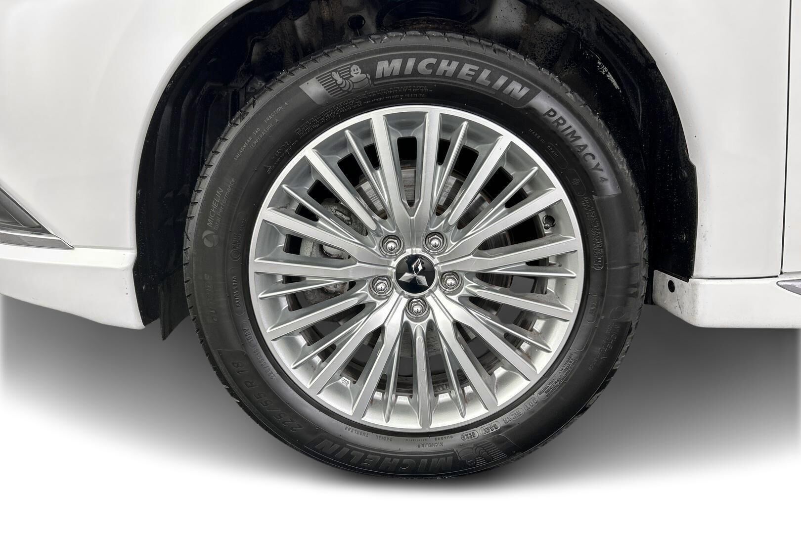 Mitsubishi Outlander PHEV iso kuva 13