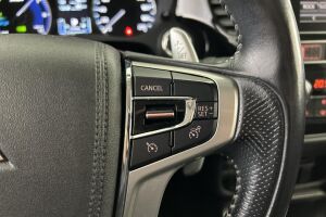 Mitsubishi Outlander PHEV esikatselu 15