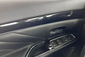 Mitsubishi Outlander PHEV esikatselu 21