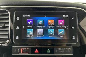 Mitsubishi Outlander PHEV esikatselu 24