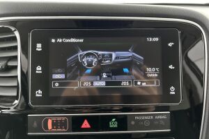 Mitsubishi Outlander PHEV esikatselu 25