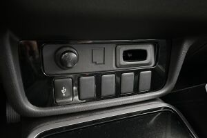 Mitsubishi Outlander PHEV esikatselu 28