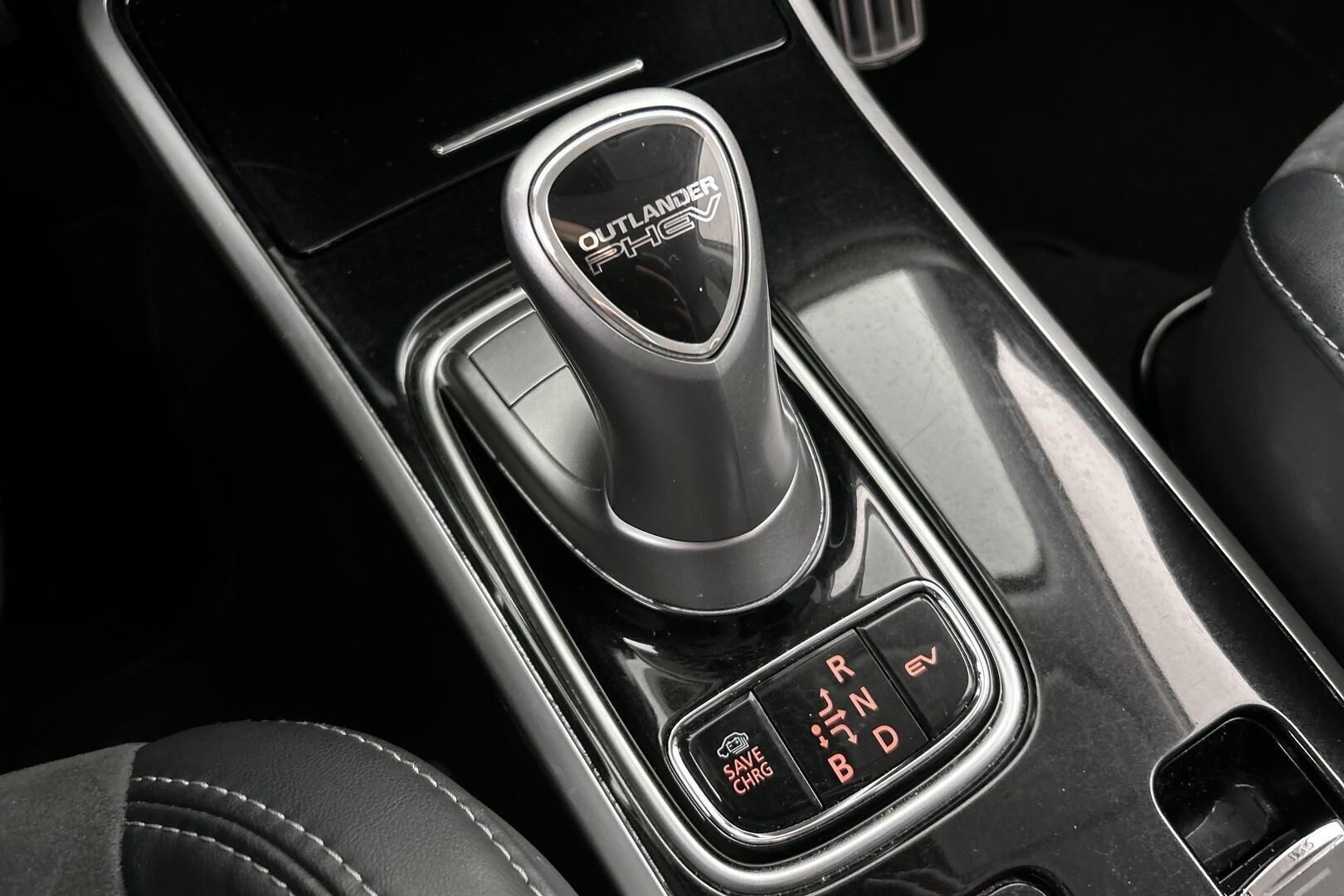 Mitsubishi Outlander PHEV iso kuva 29