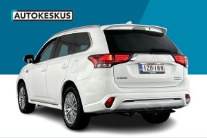 Mitsubishi Outlander PHEV esikatselu 7
