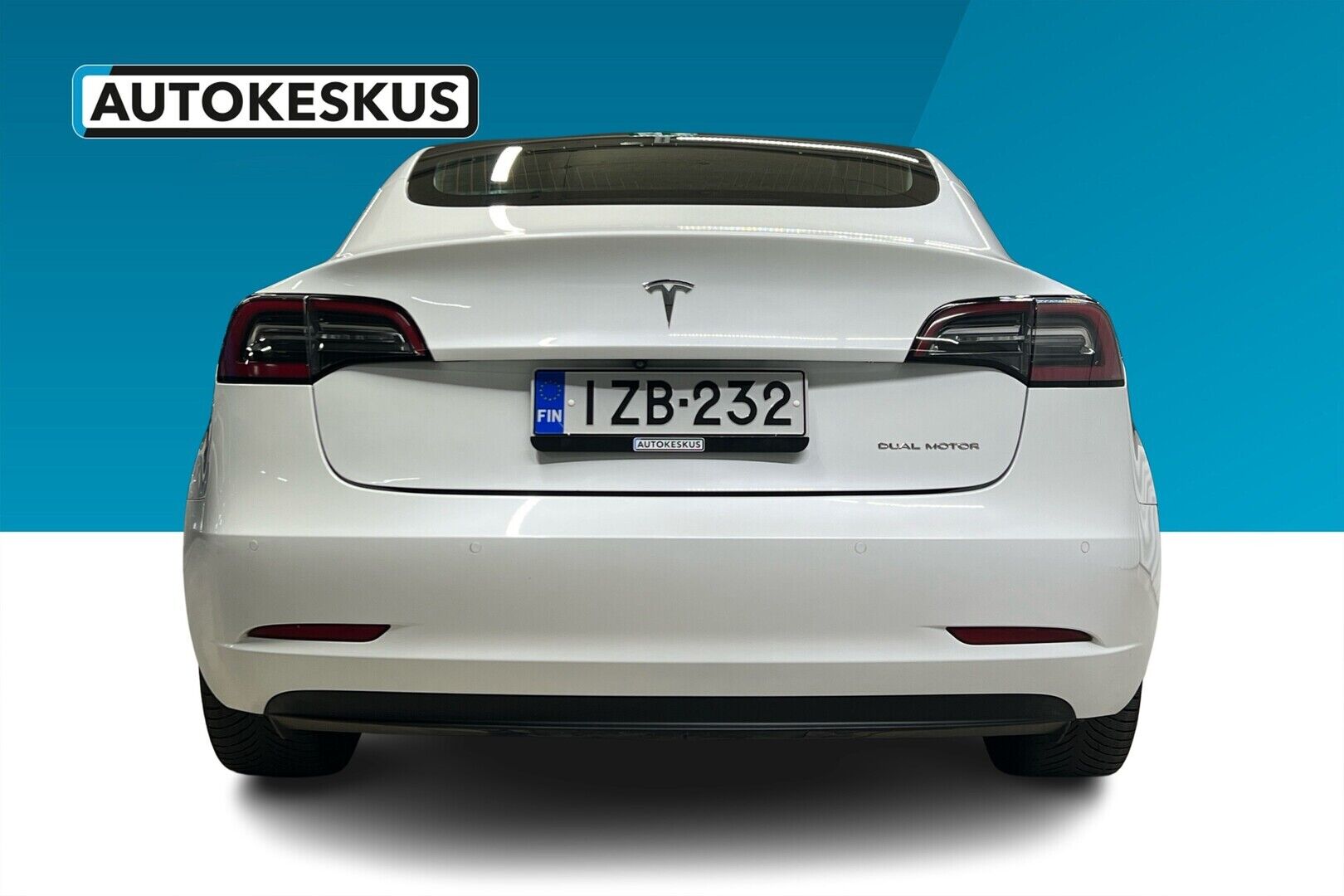 Tesla Model 3 iso kuva 8