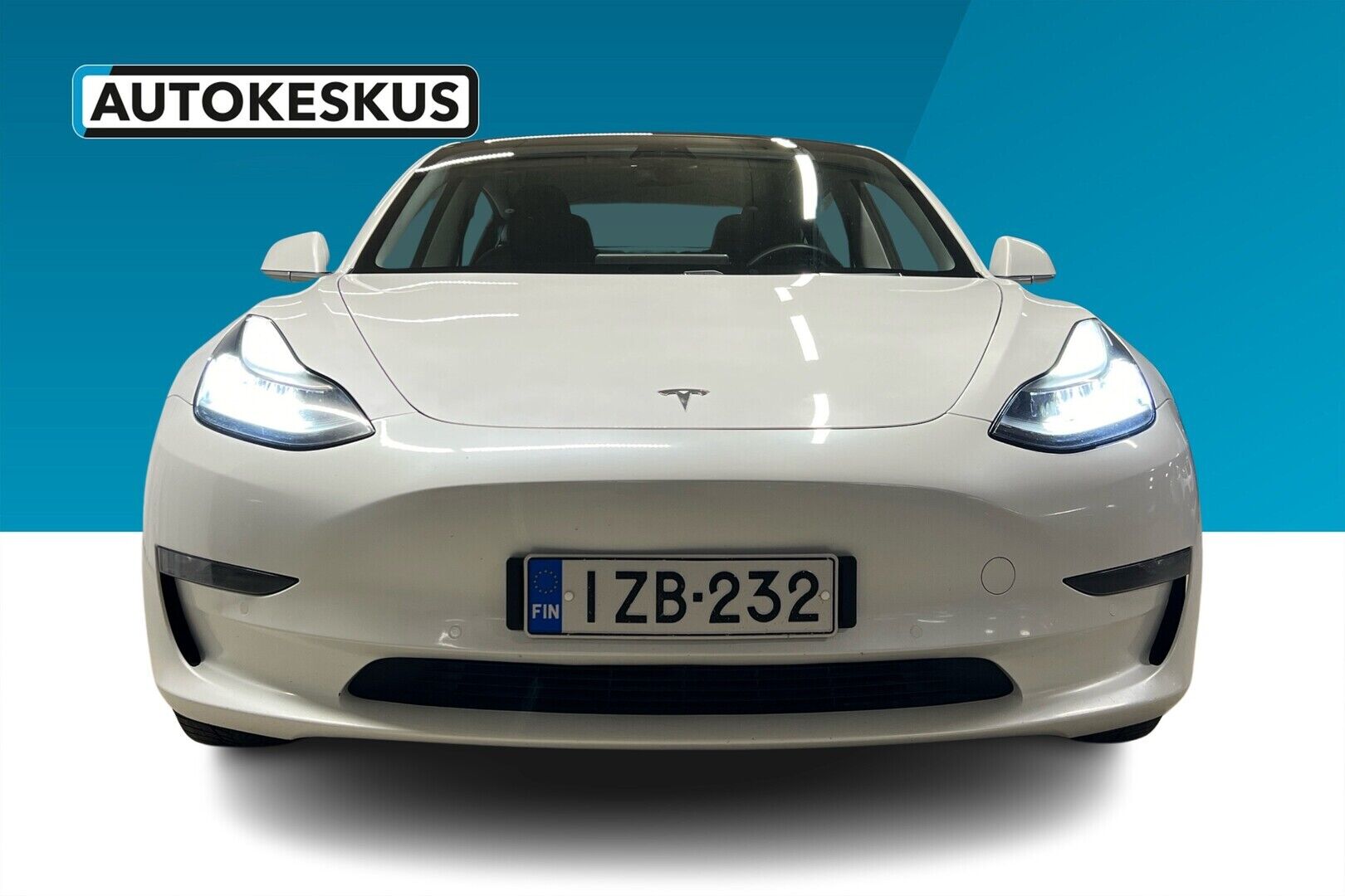 Tesla Model 3 iso kuva 9