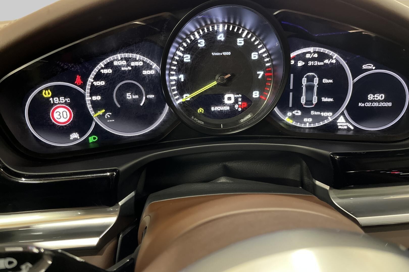 Porsche Panamera iso kuva 14
