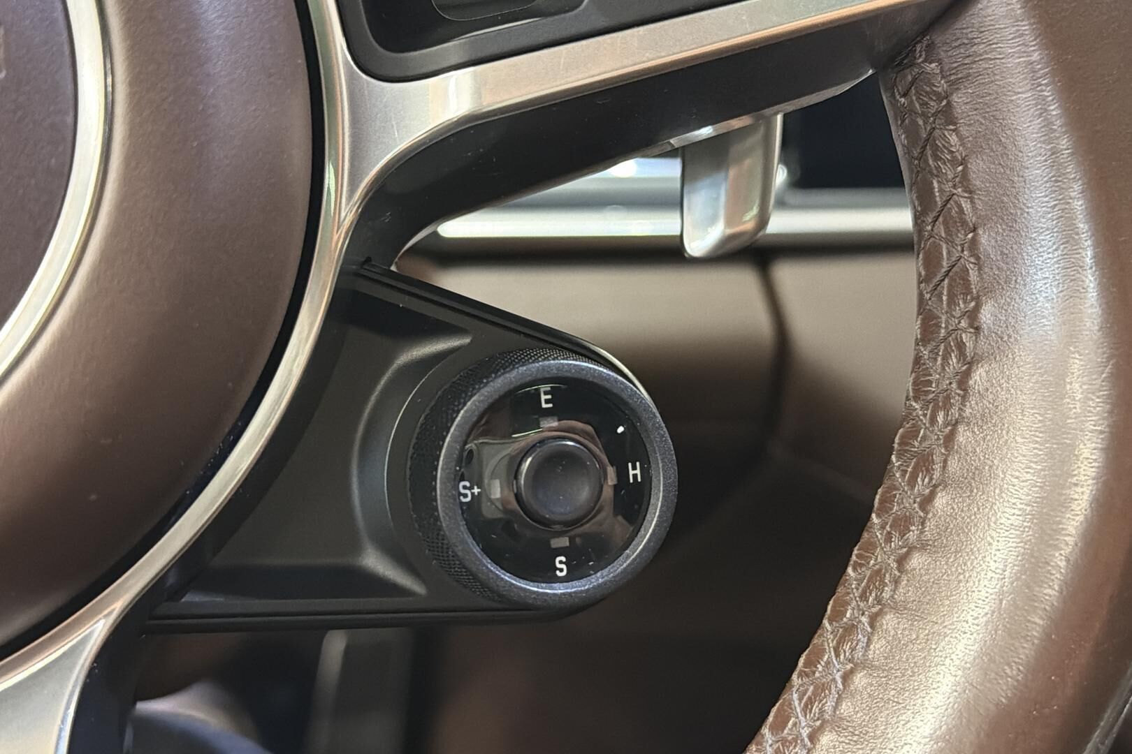 Porsche Panamera iso kuva 20