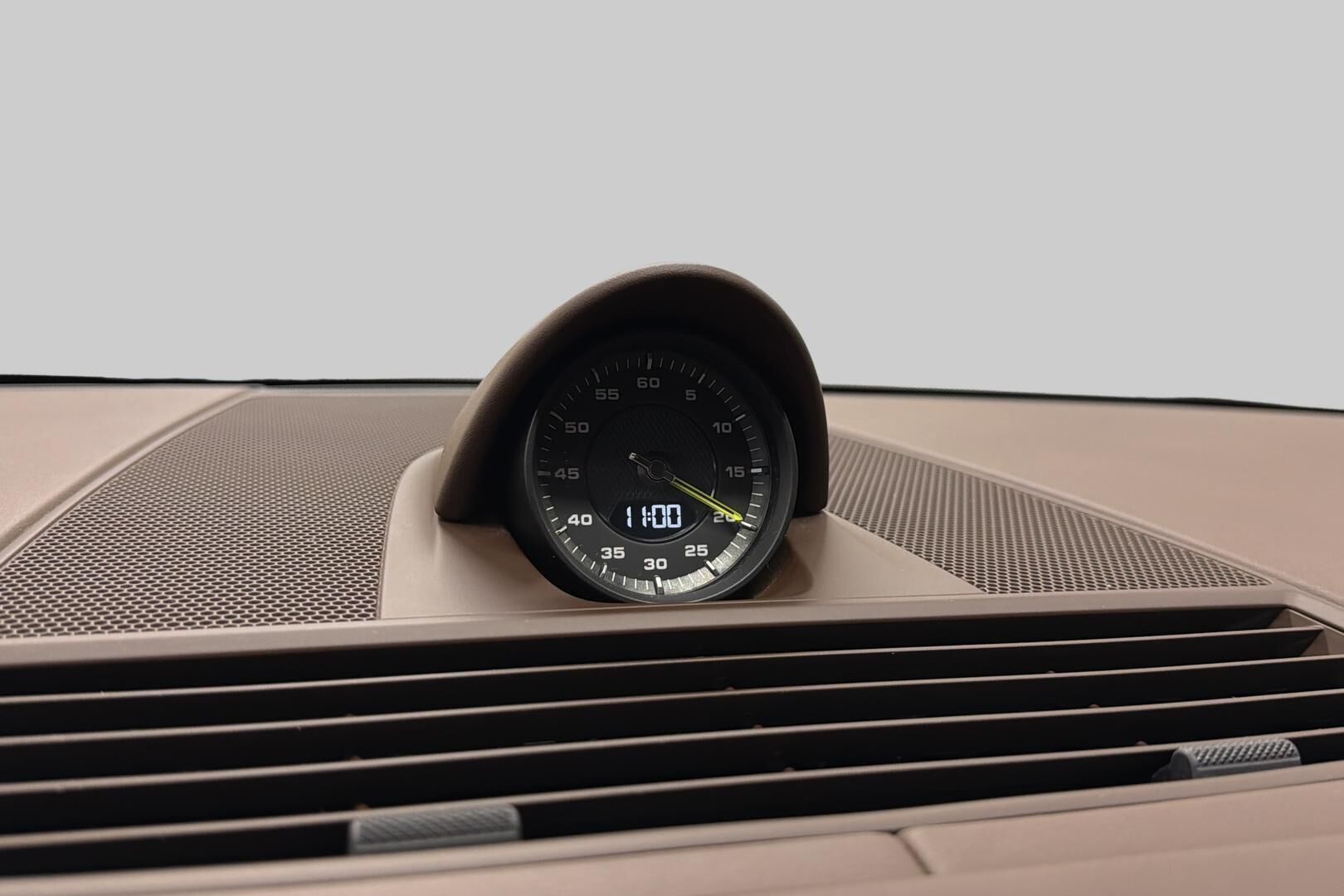 Porsche Panamera iso kuva 22