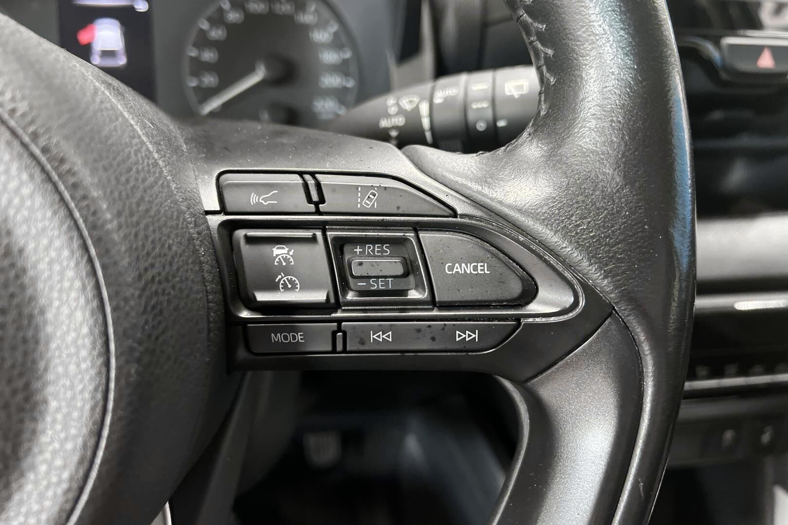 Toyota Yaris iso kuva 17