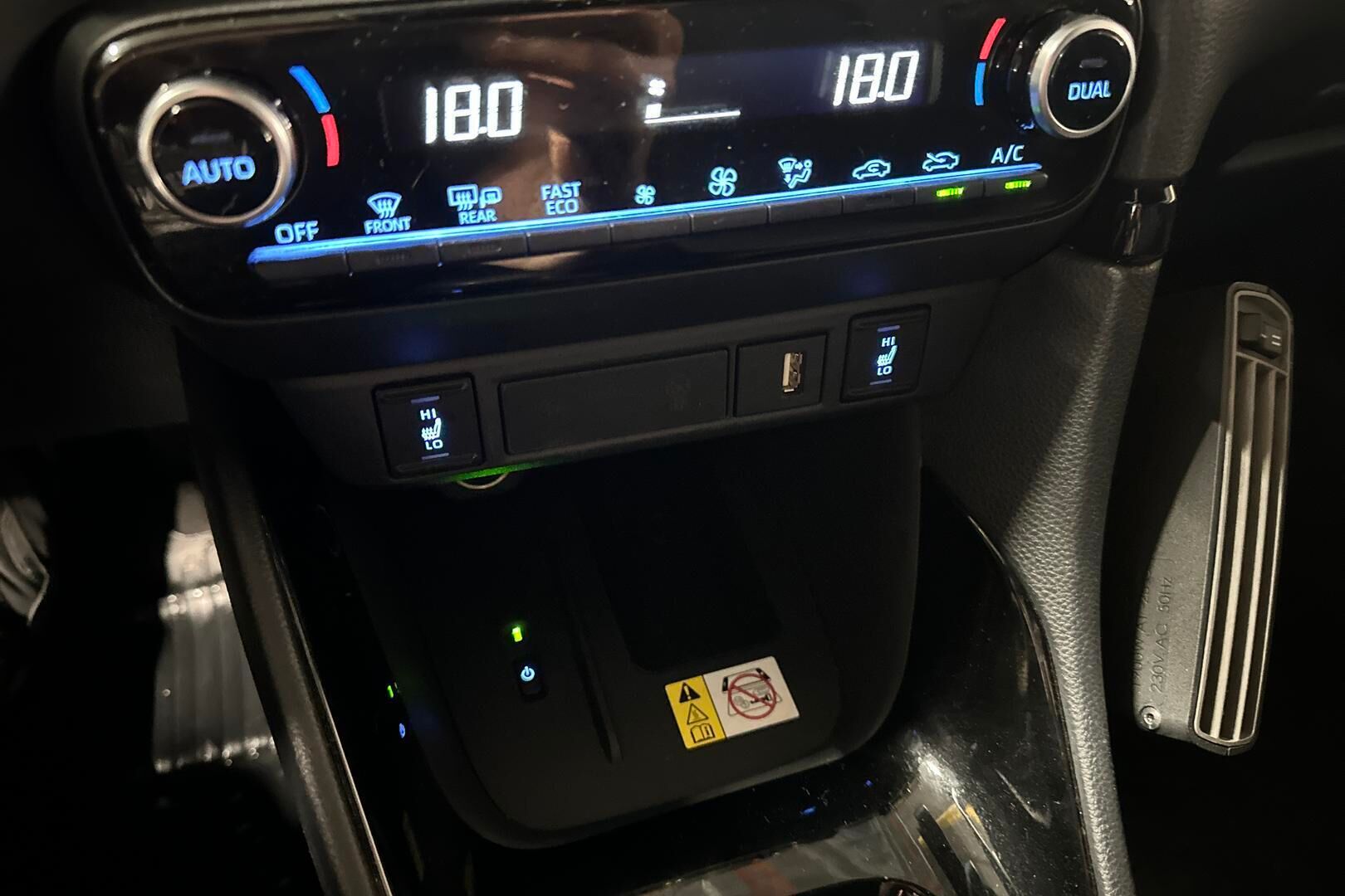 Toyota Yaris iso kuva 19