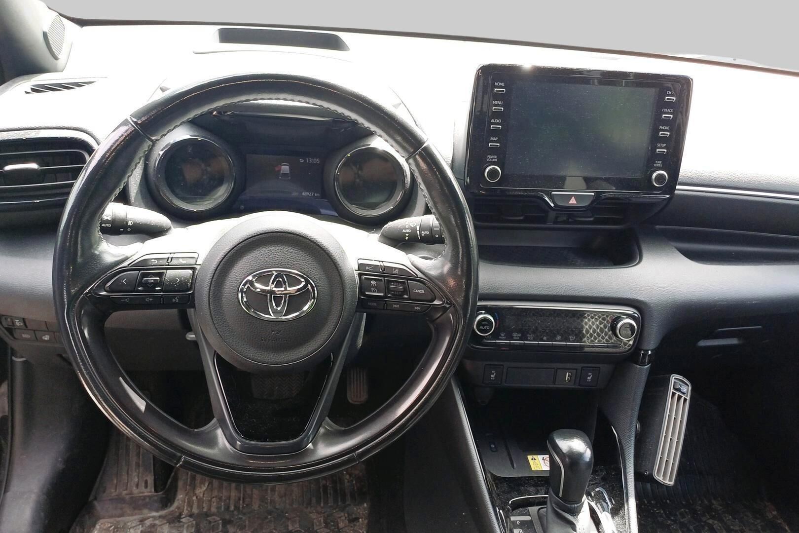 Toyota Yaris iso kuva 2