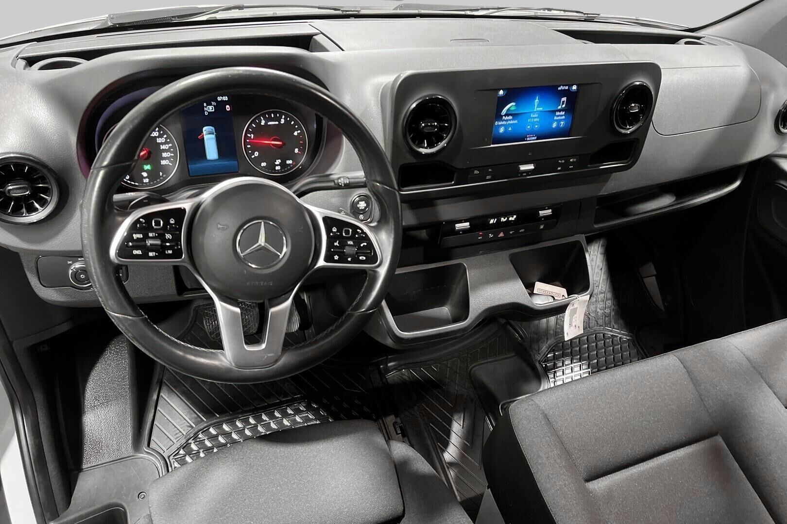 Mercedes-Benz Sprinter iso kuva 3