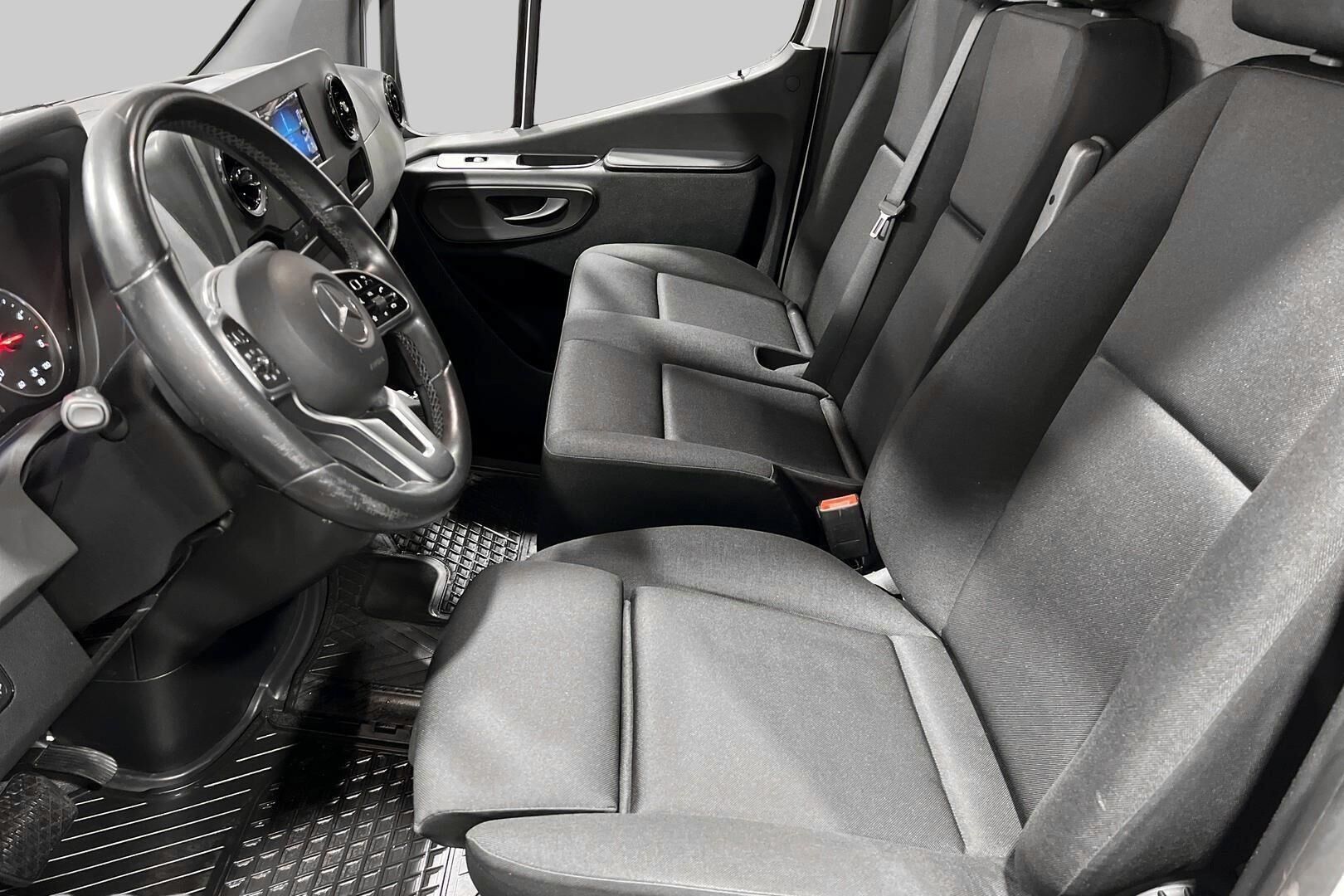 Mercedes-Benz Sprinter iso kuva 13