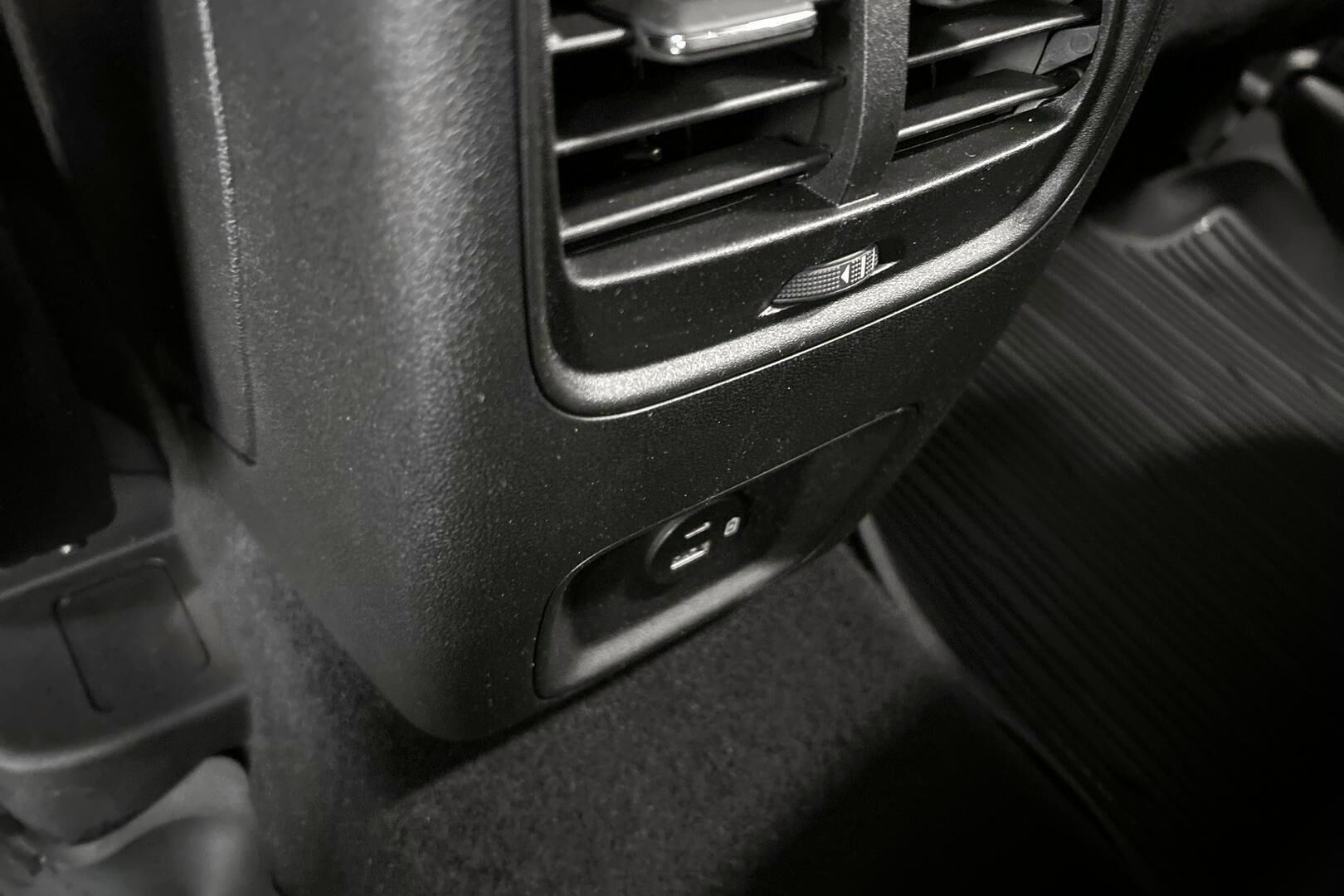 Ford Kuga iso kuva 12