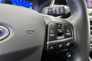 Ford Kuga esikatselu 17