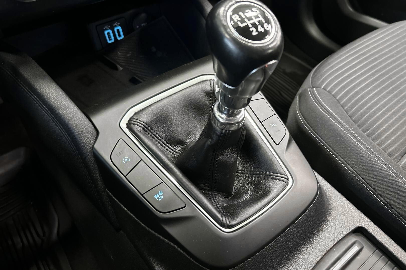 Ford Kuga iso kuva 20