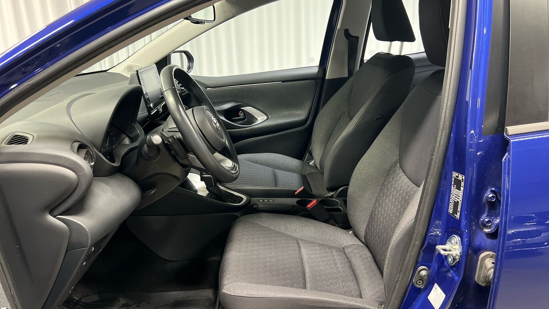 TOYOTA YARIS iso kuva 7