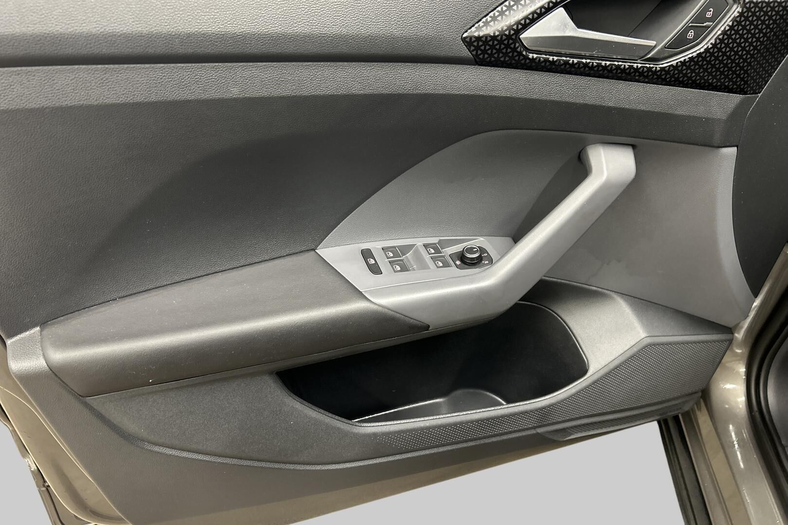Volkswagen T-Cross iso kuva 12