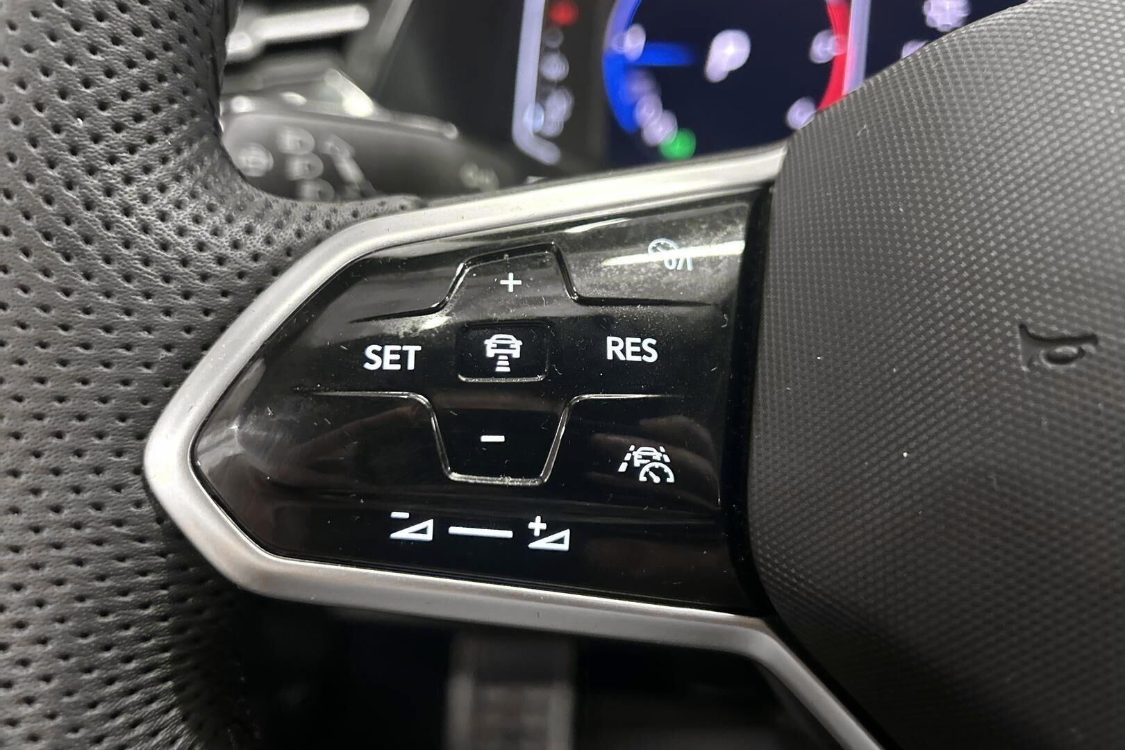 Volkswagen Arteon iso kuva 15
