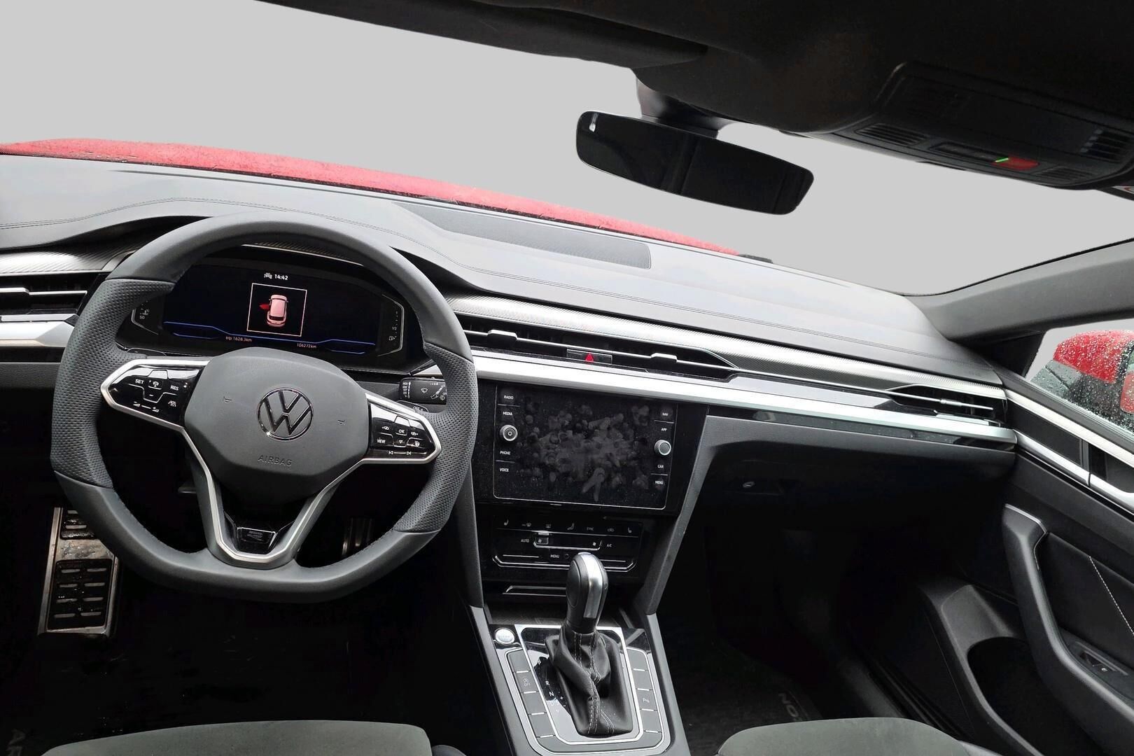 Volkswagen Arteon iso kuva 1