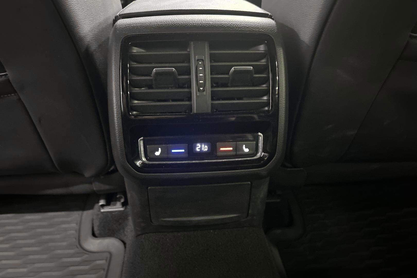 Volkswagen Arteon iso kuva 27
