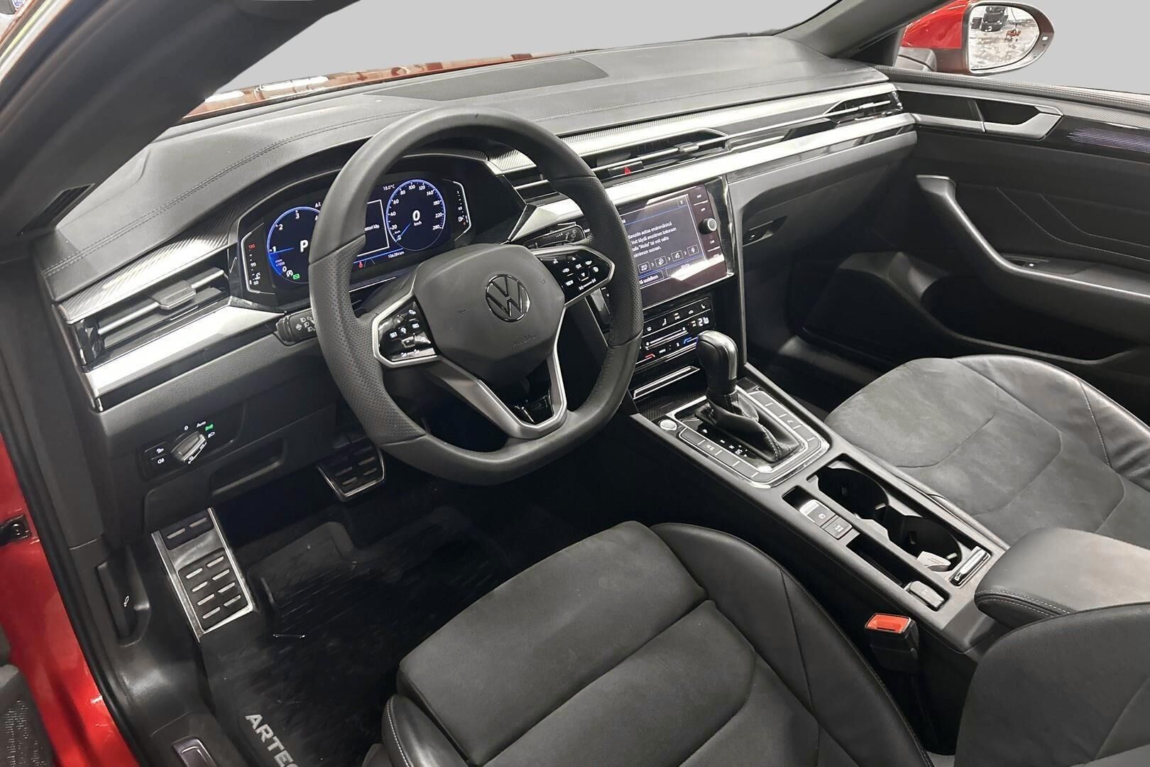 Volkswagen Arteon iso kuva 9
