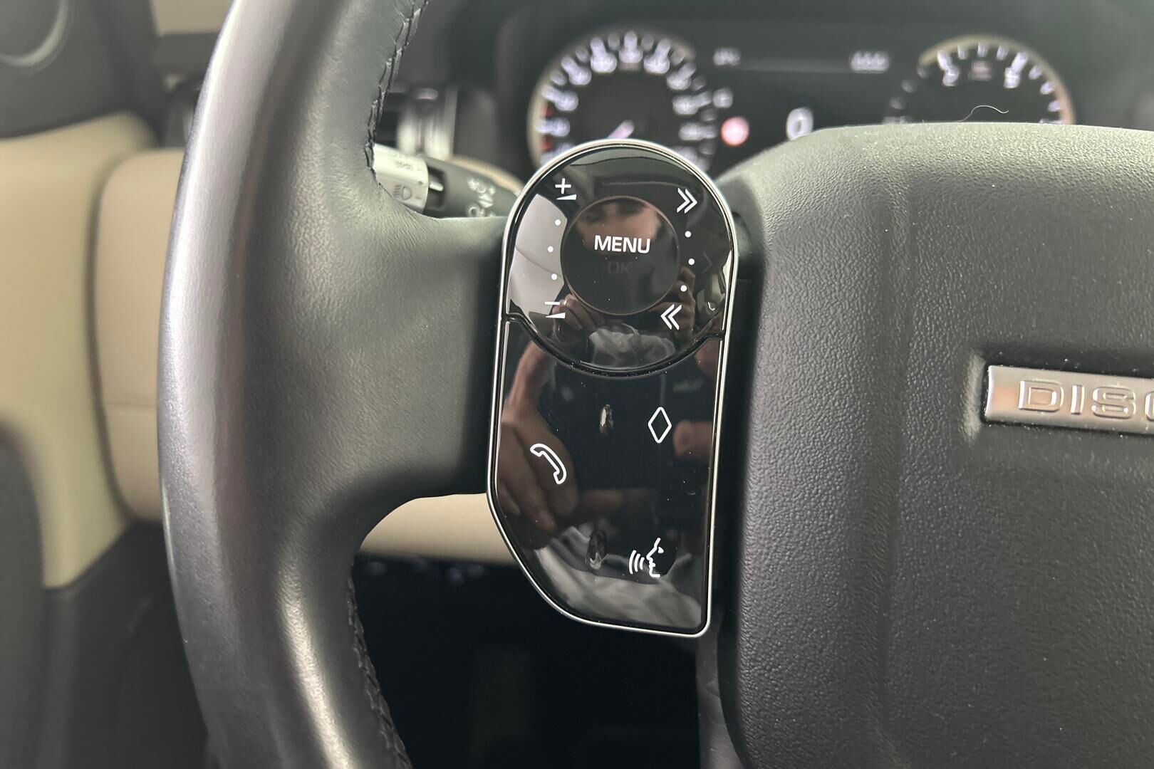 Land Rover Discovery Sport iso kuva 18