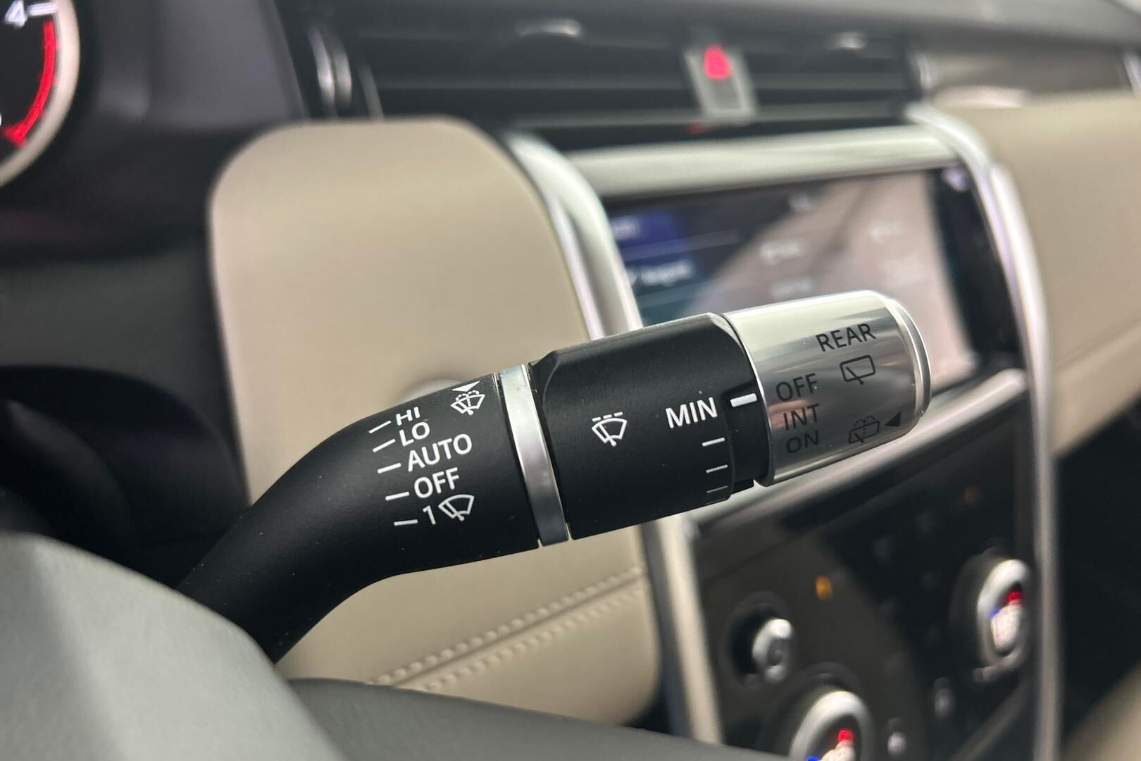 Land Rover Discovery Sport iso kuva 19