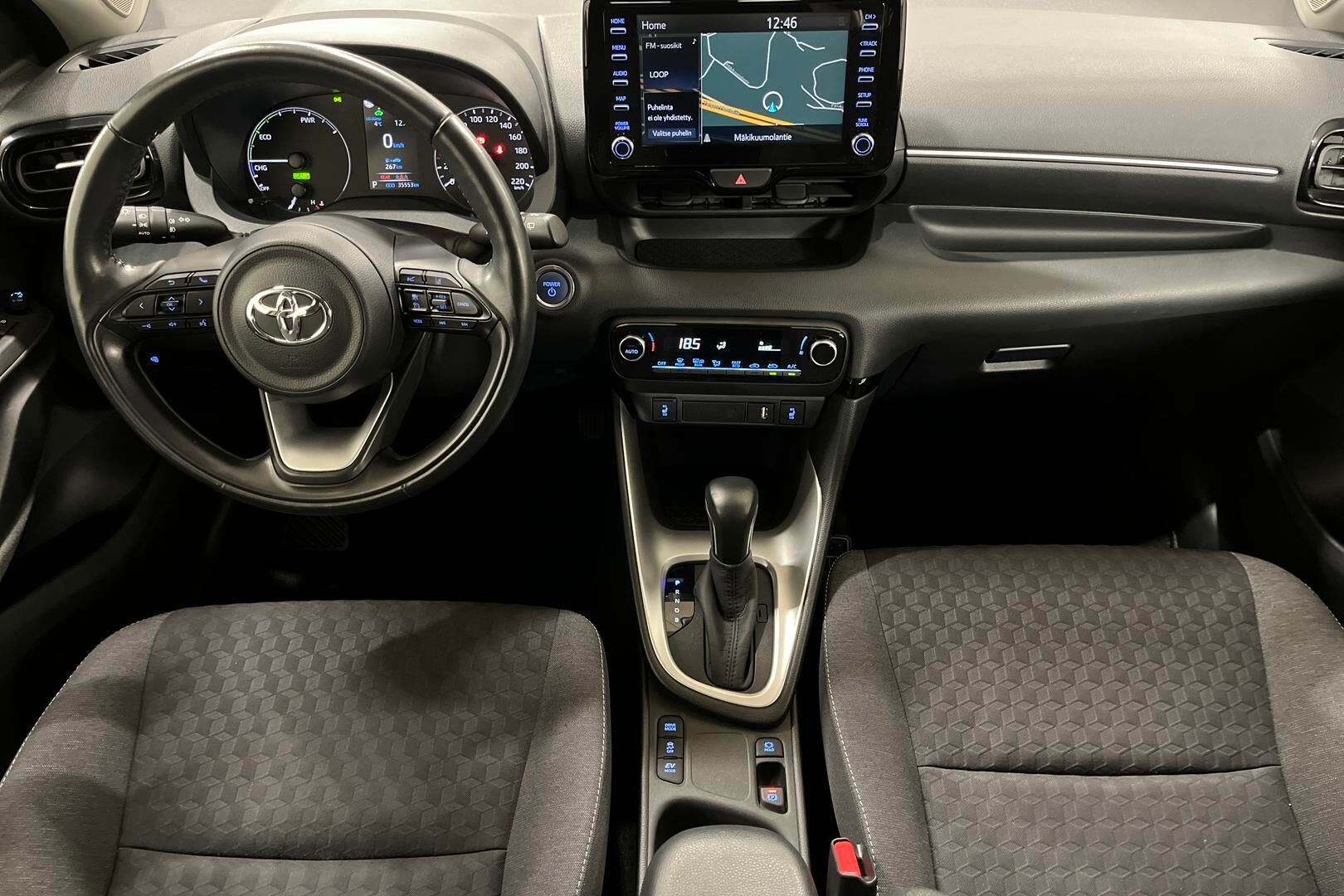 Toyota Yaris iso kuva 10