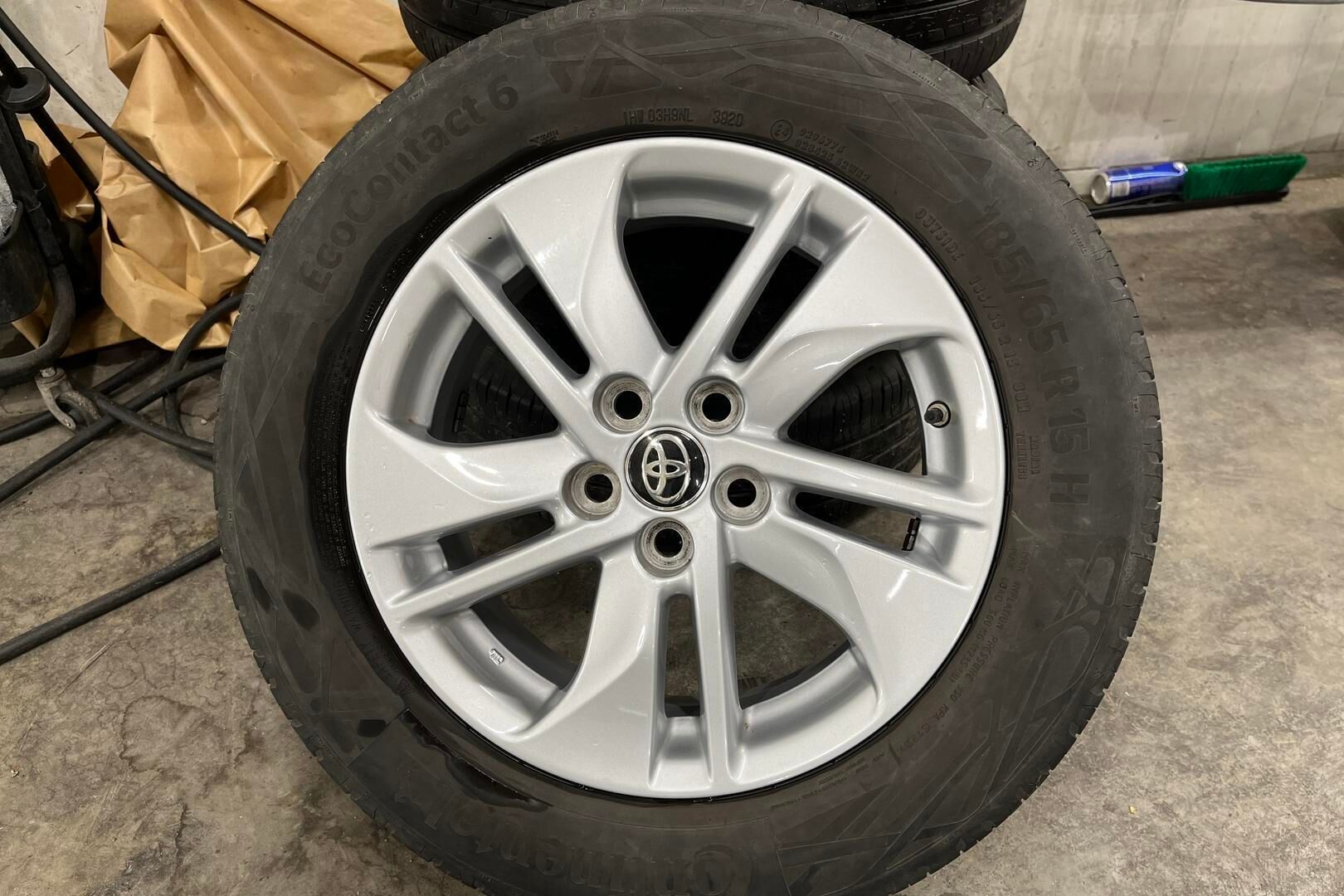 Toyota Yaris iso kuva 13