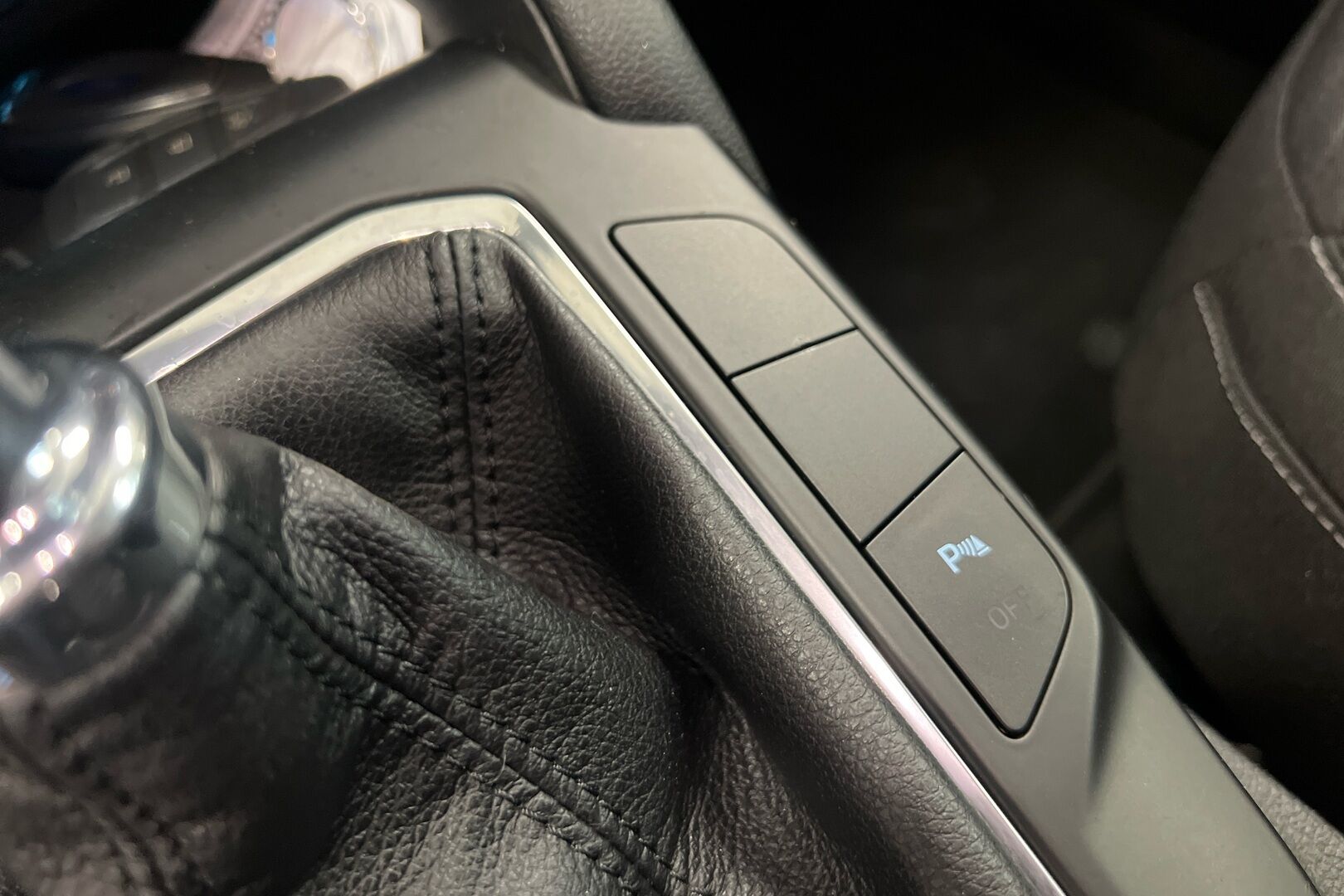 Ford Kuga iso kuva 19