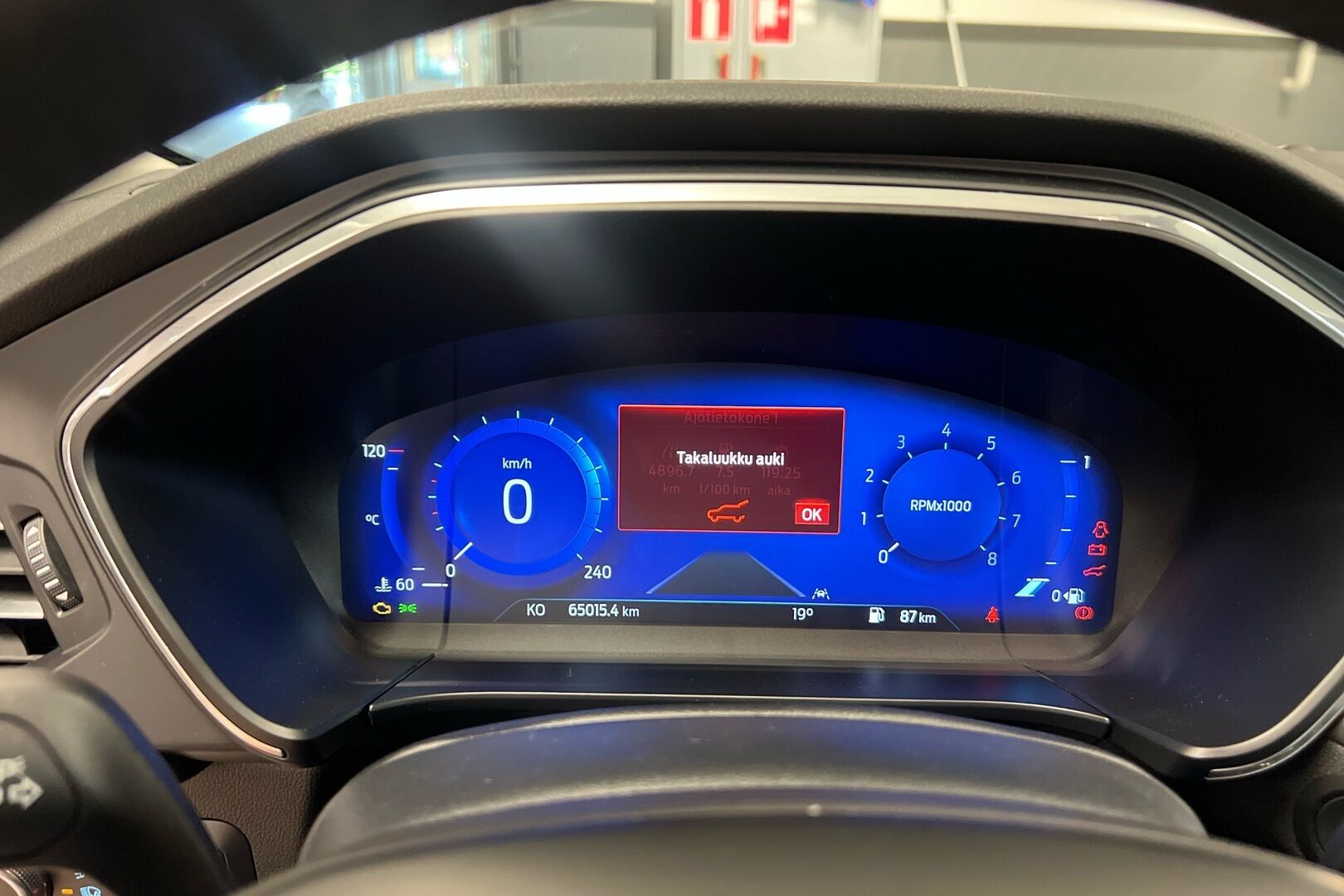 Ford Kuga iso kuva 22