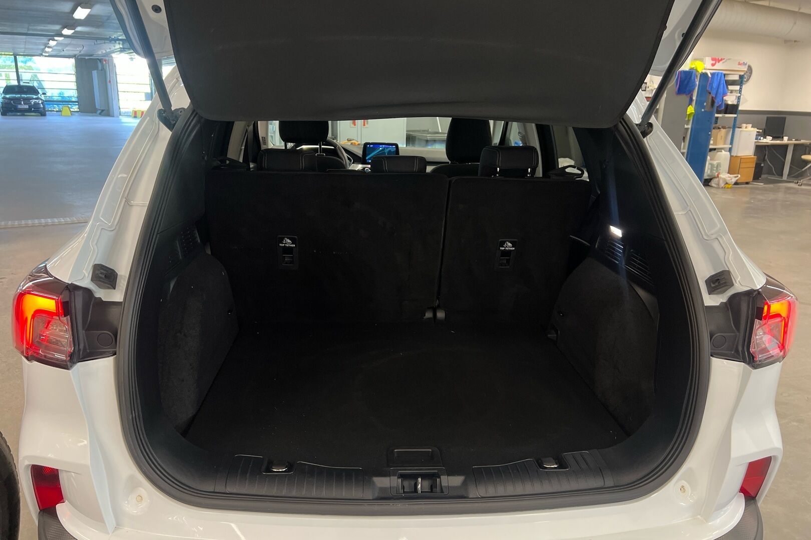 Ford Kuga iso kuva 14