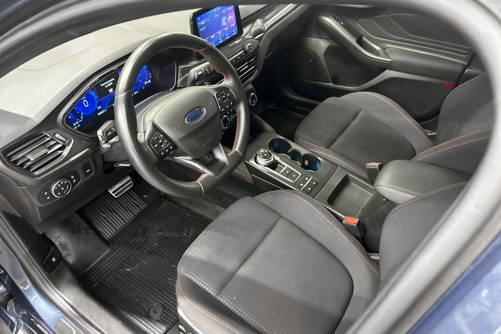 Ford Focus iso kuva 14