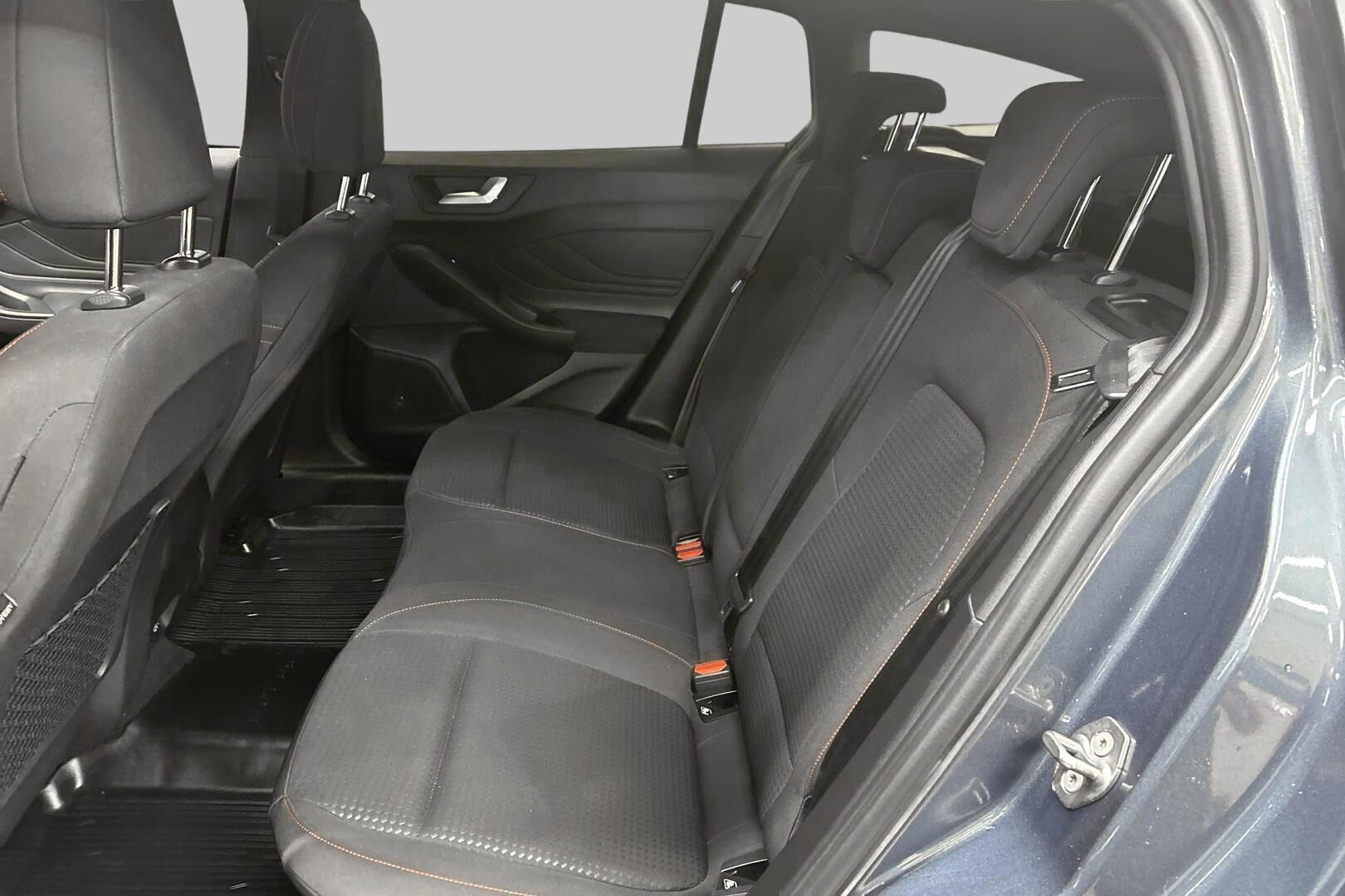 Ford Focus iso kuva 2