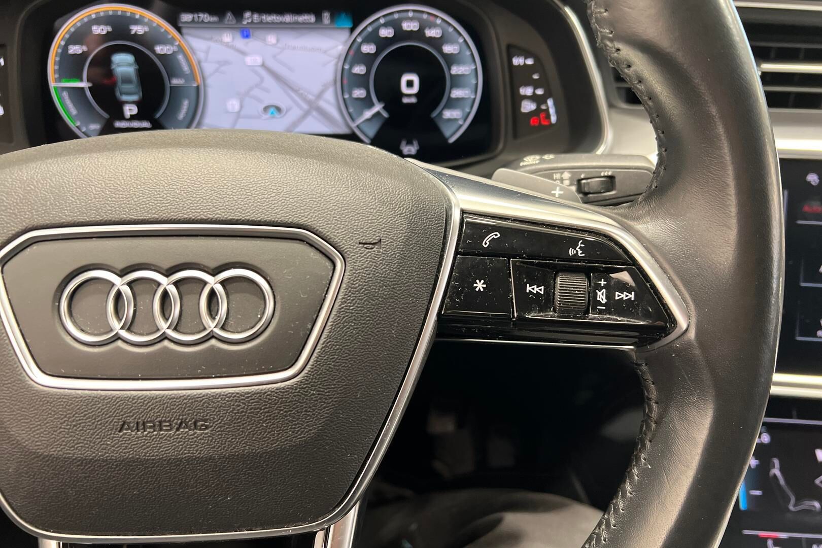 Audi A7 iso kuva 24