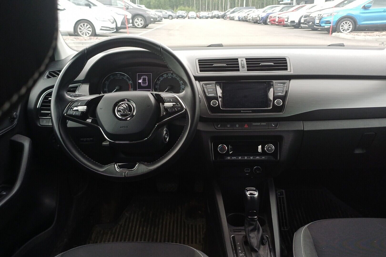 Skoda Fabia iso kuva 1