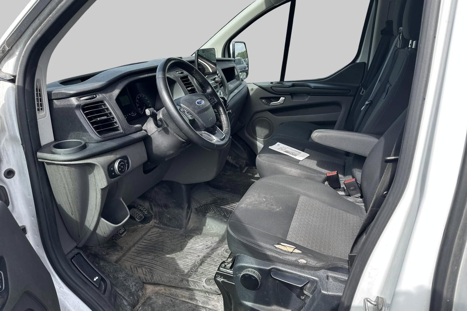 Ford Transit Custom iso kuva 6